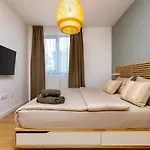 شقة 2 Bedroom Dzhendem Tepe 2 Parking Spots In Next To Mu *