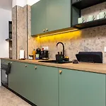 2 Bedroom Dzhendem Tepe 2 Parking Spots In Next To Mu شقة