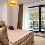 2 Bedroom Dzhendem Tepe 2 Parking Spots In Next To Mu شقة