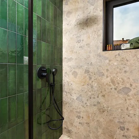 2 Bedroom Dzhendem Tepe 2 Parking Spots In Next To Mu Apartment