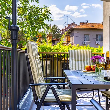 Apartment 2 Bedroom Dzhendem Tepe 2 Parking Spots In Next To Mu