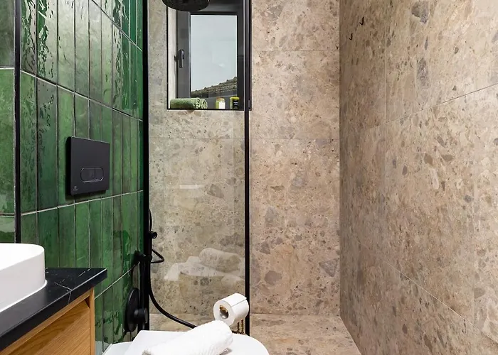 2 Bedroom Dzhendem Tepe 2 Parking Spots In Next To Mu 公寓